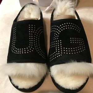 ❤️Brand New Womens UGG house shoes❤️